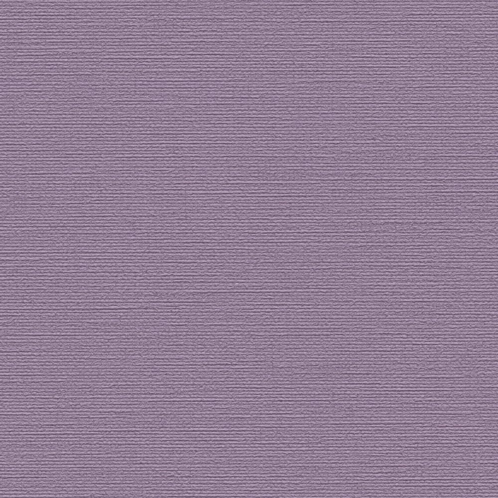 Violetas tapetes ar teksturētu lina efektu - istabas interjerā