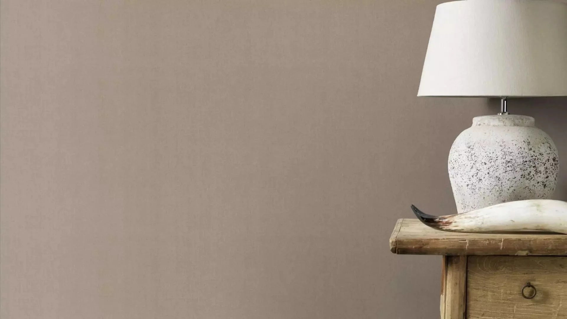 Vienkrāsainas tapetes brūnā krāsā ar tekstila faktūru, 633573, Color Your Life