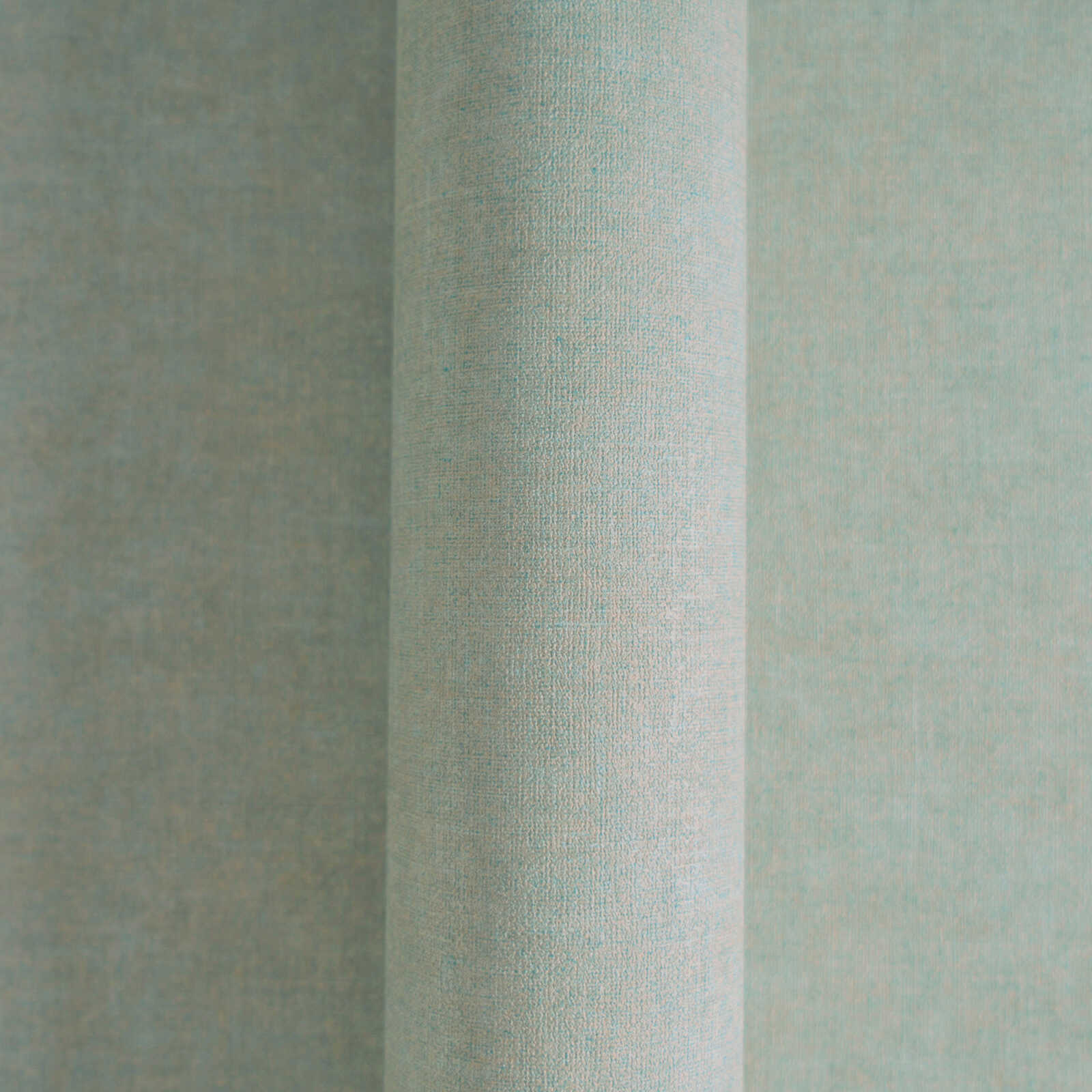 Vienkrāsainas tapetes ar auduma efektu modernam interjeram - idejas interjerām