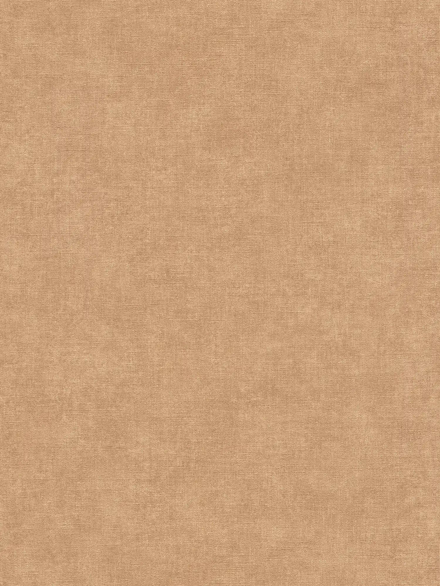 Vienkrāsainas tapetes ar tekstila efektu brūnā tonī - istabas interjerā