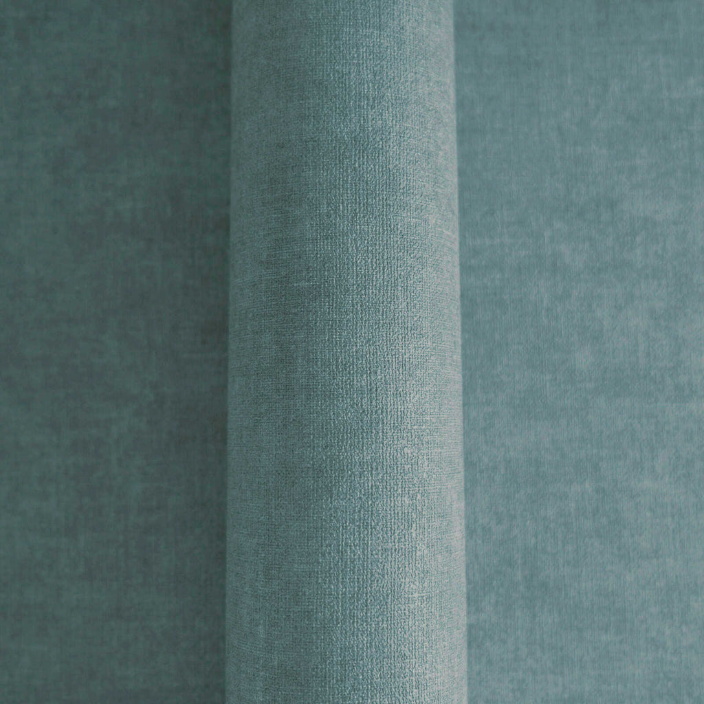 Zilas tapetes ar tekstilveida faktūru — vienkrāsains stils - idejas interjerām