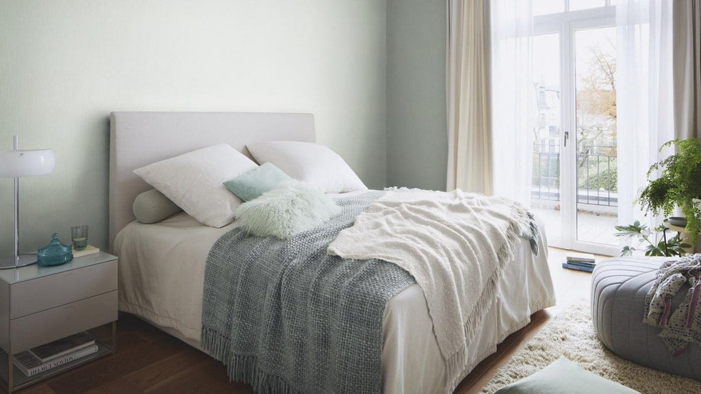 Vienkrāsainas tapetes ar vertikāli strukturētu tekstūru, gaiši zaļā krāsā, RASCH, 537659, Curiosity