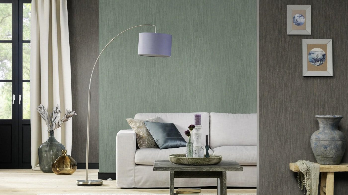 Vienkrāsainas tapetes ar vertikāli strukturētu tekstūru, tumši zaļā krāsā, RASCH, 537666, Curiosity