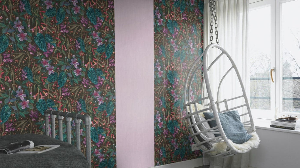 Vienkrāsainas tapetes ar vertikāli strukturētu tekstūru, violetā krāsā, RASCH, 537642, Curiosity