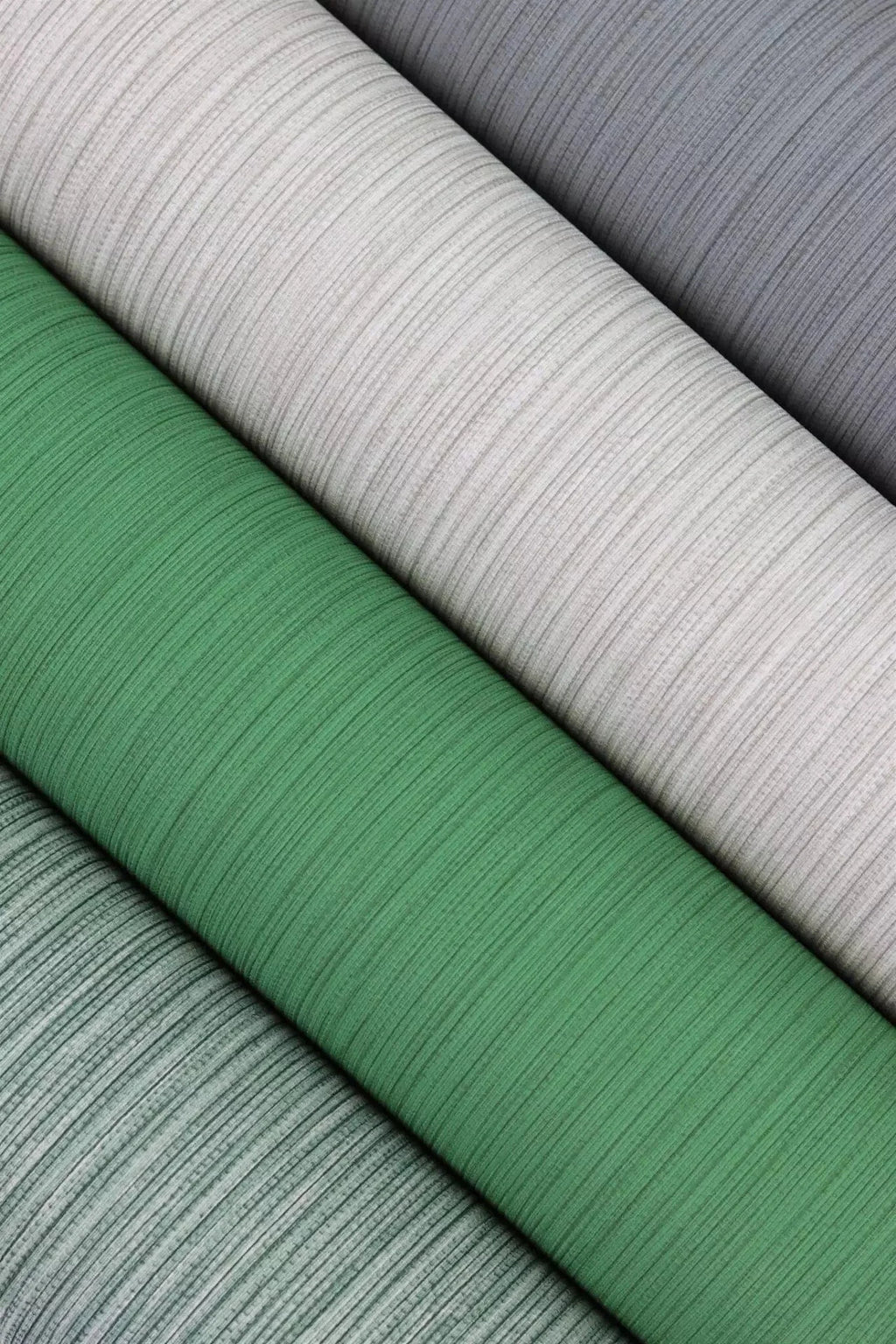 Vienkrāsainas tapetes ar vertikāli strukturētu tekstūru, zāles zaļā krāsā, RASCH, 537673, Curiosity