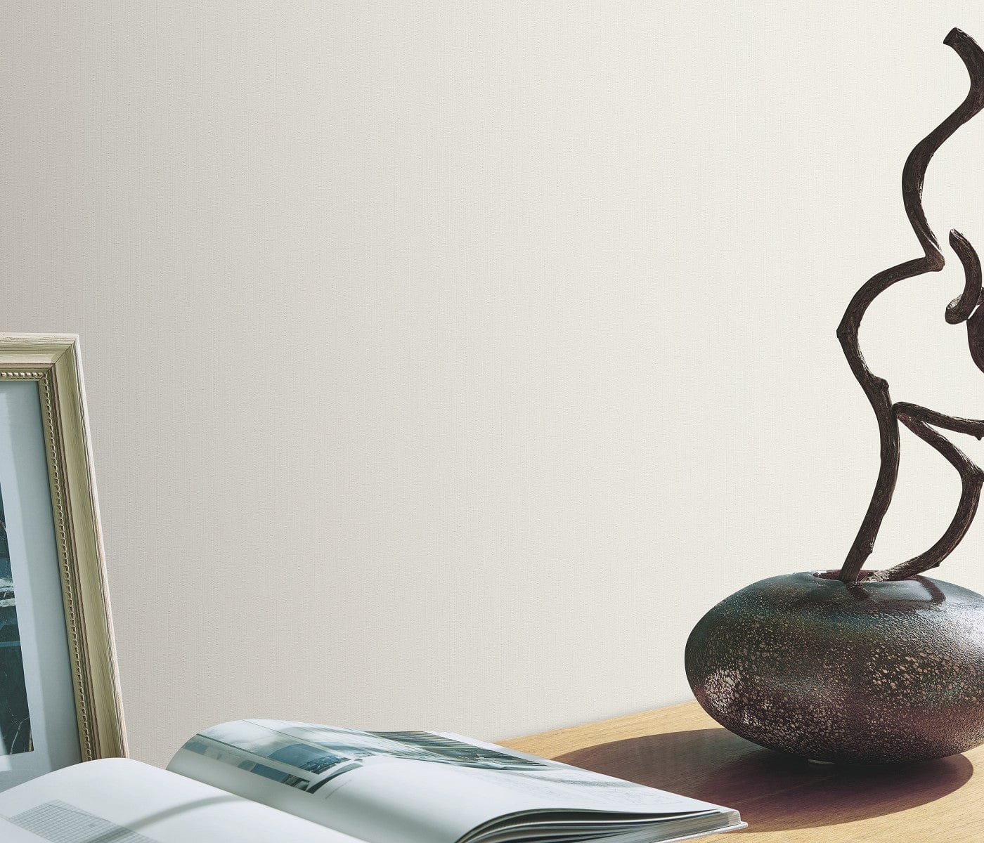 Gaišu toņu tapetes ar dabisku izskatu, mierīgam un mājīgam interjeram, 3730006, skats interjerā 2