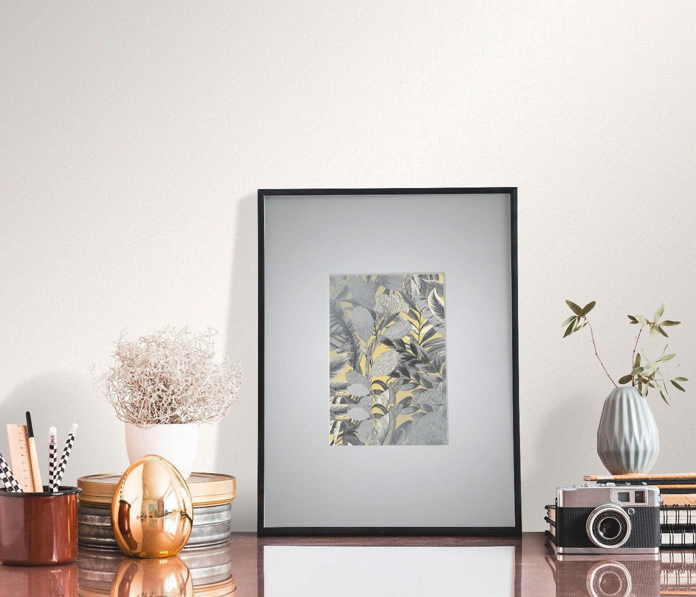 Vienkrāsainas tapetes gaišos siltos toņos ar spīdīgu virsmu, 3702432, piemērs 3