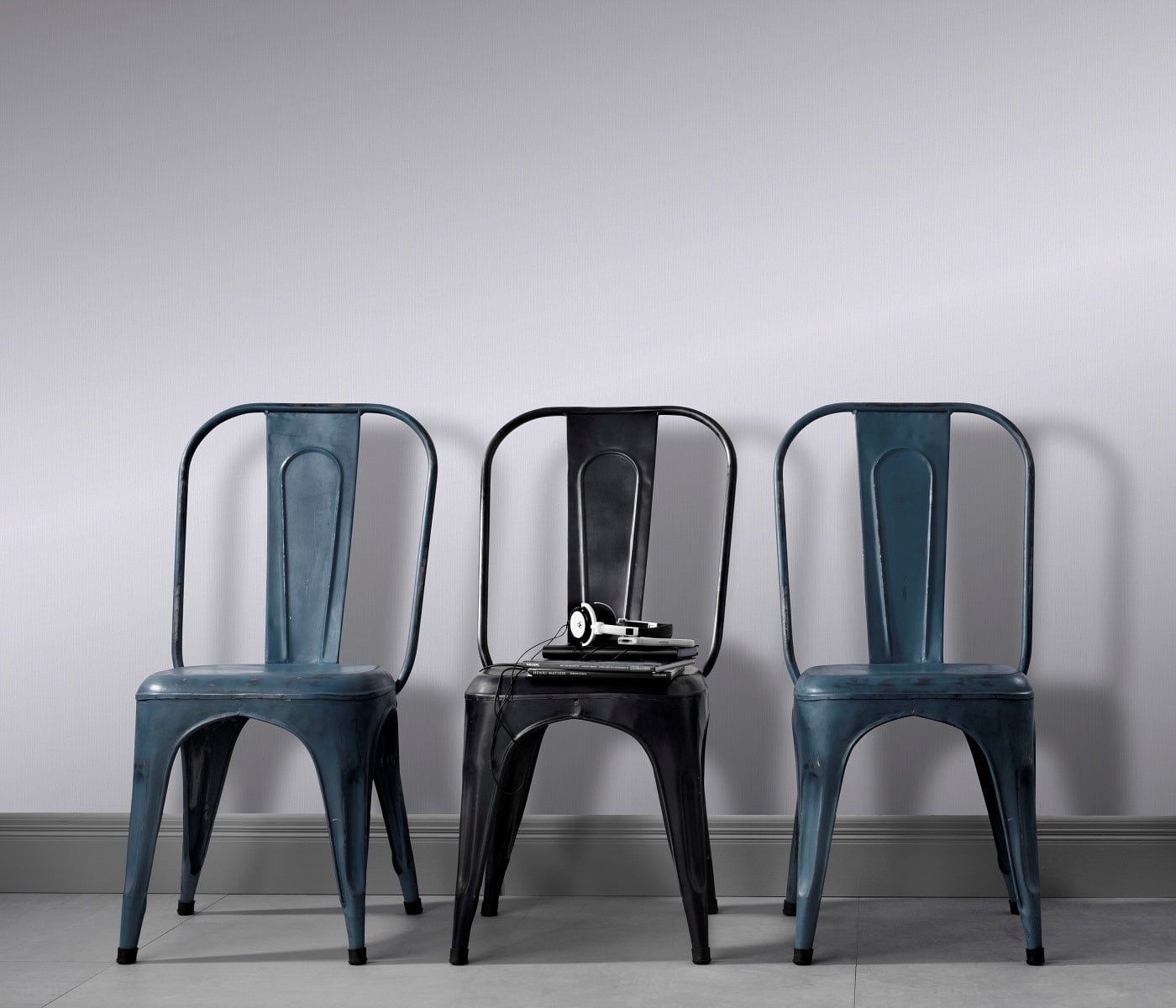 Vienkrāsainas pelēkas tapetes ar smalku spīdumu greznai un modernai atmosfērai, 3702451, bildes 3