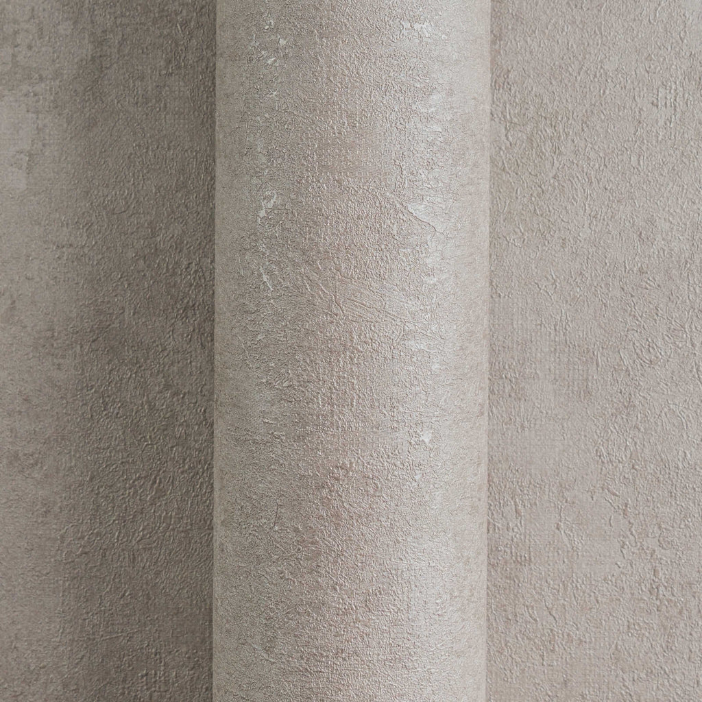 Vienkrāsainas retro tapetes bēšbrūnā tonī - kombinācija ar mebelēm