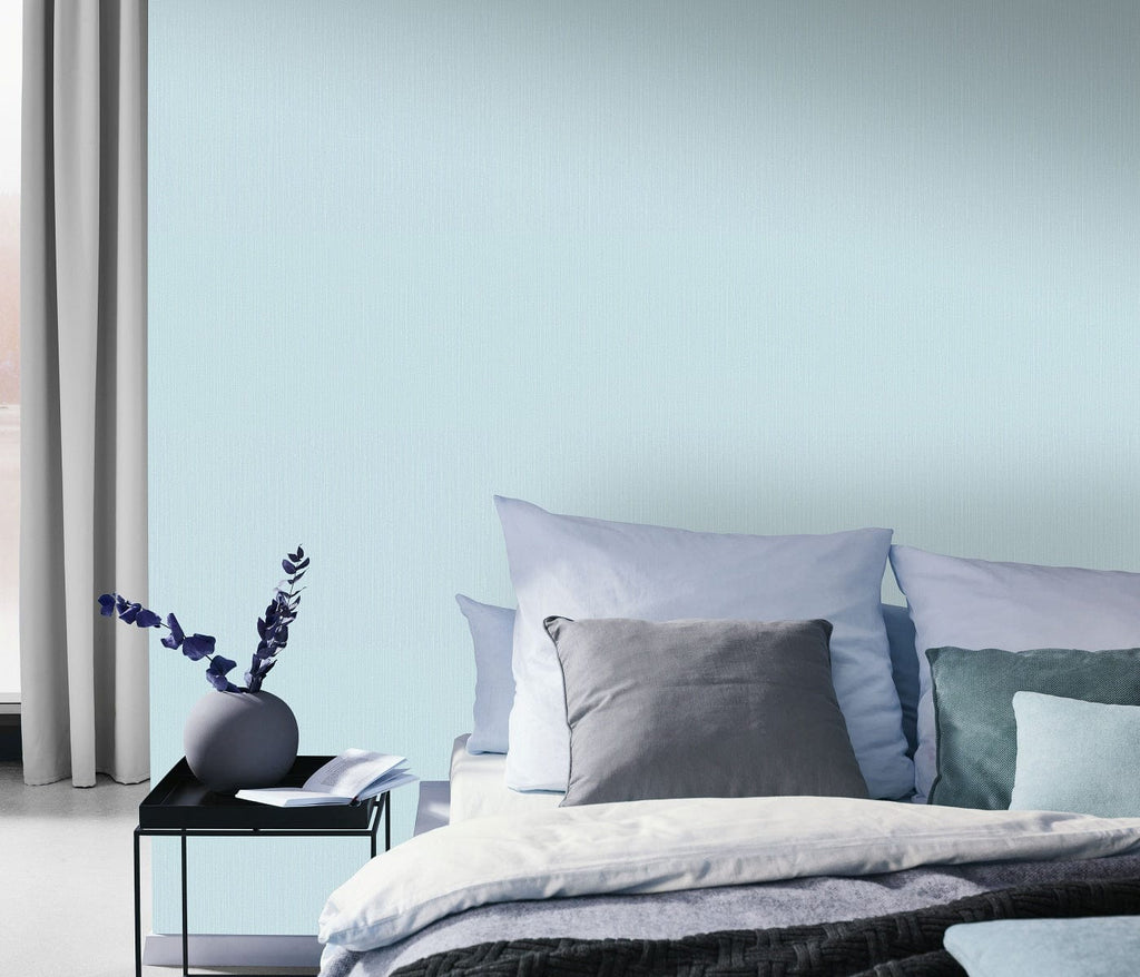 Zilas vienkrāsainas tapetes ar spīdumu akcentē modernu un mierpilnu dizainu, 3702436, bildes 2